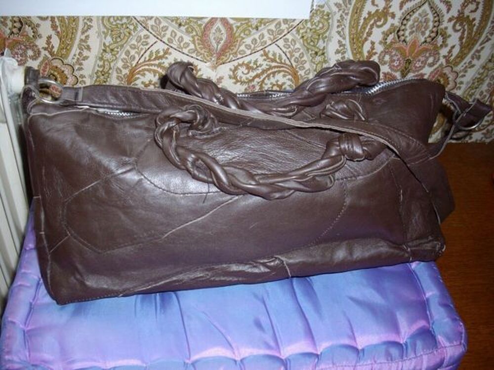 tr&egrave;s joli et grand sac &agrave; main marron neuf en peau v&eacute;ritable Maroquinerie