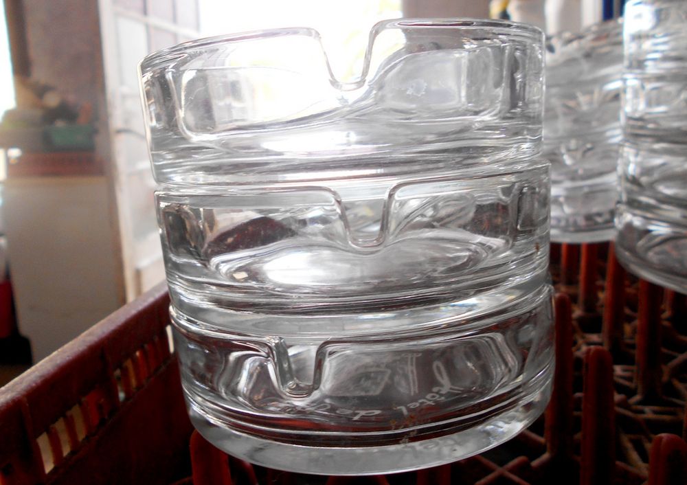 Cendrier en verre (l'unit&eacute;) Décoration