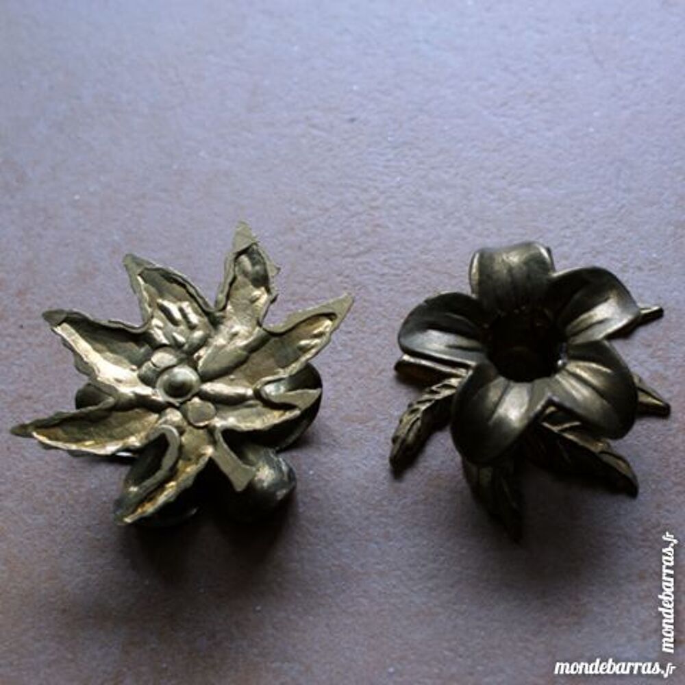 Bougeoirs forme fleur et feuilles en laiton Dcoration
