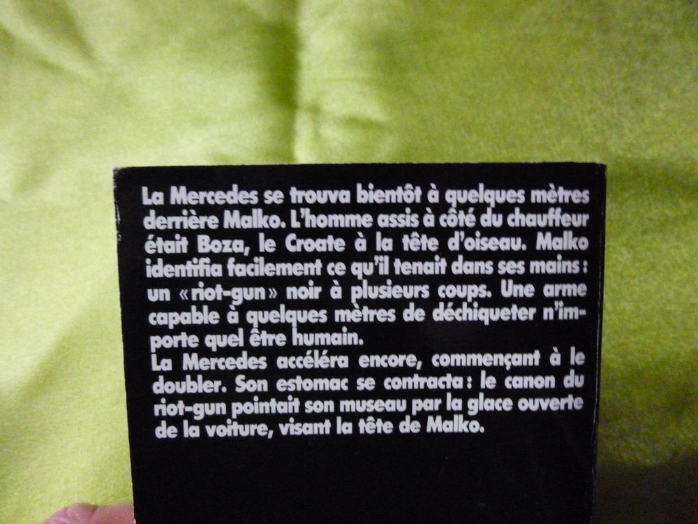 Roman SAS de G&eacute;rard de Villers-Manip &agrave;,Zagreb Livres et BD