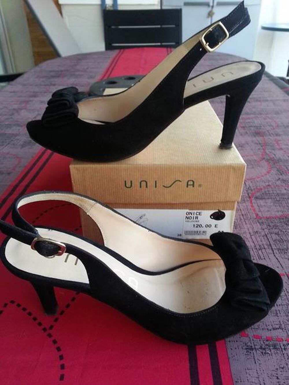 Chaussures, sandales velour noir UNISA pour femmes Chaussures