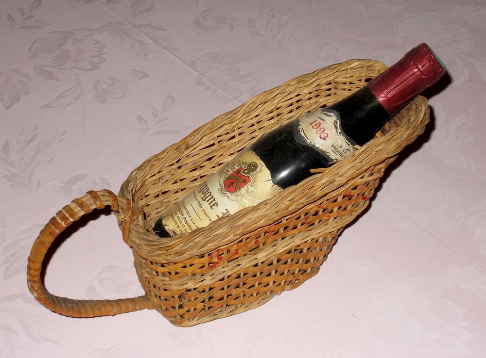 Panier &agrave; vin en osier (ancien) Décoration