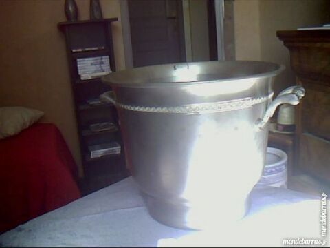 seau en tain 15 Roquemaure (30)