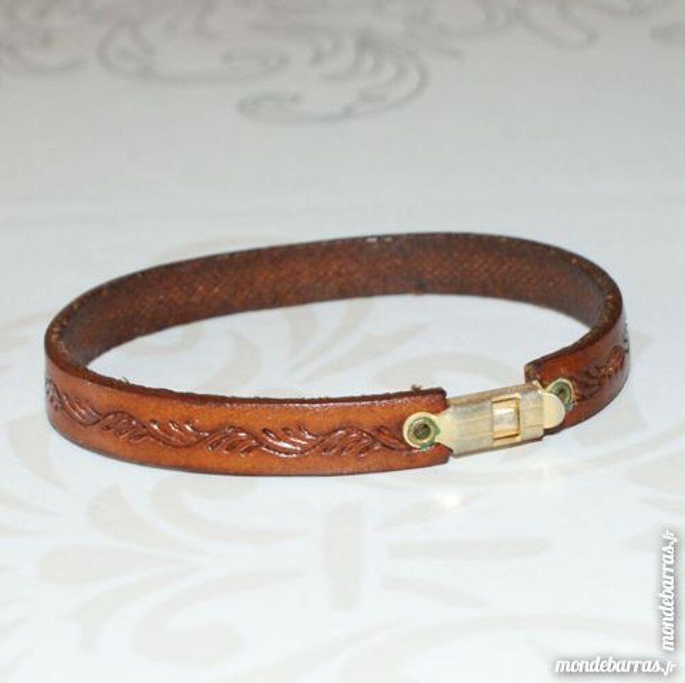 Bracelet en cuir v&eacute;ritable Bijoux et montres