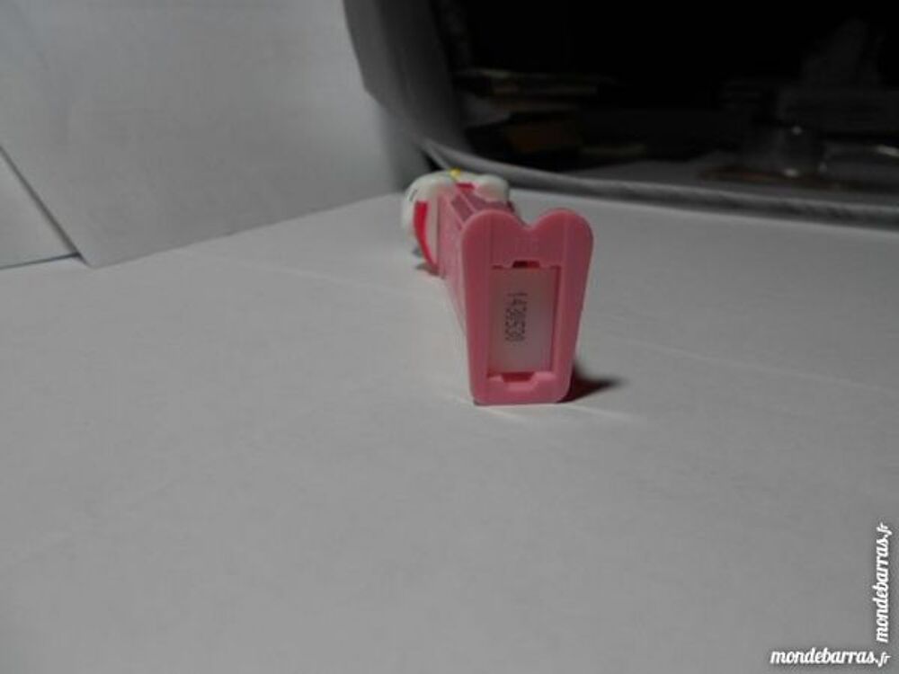 PEZ DISTRIBUTEUR BONBONS HELLO KITTY Jeux / jouets