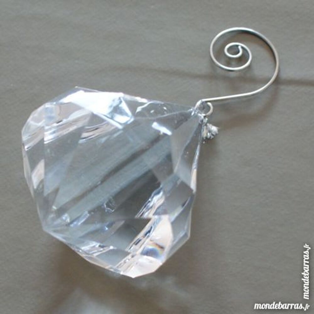 Pampille forme diamant Décoration