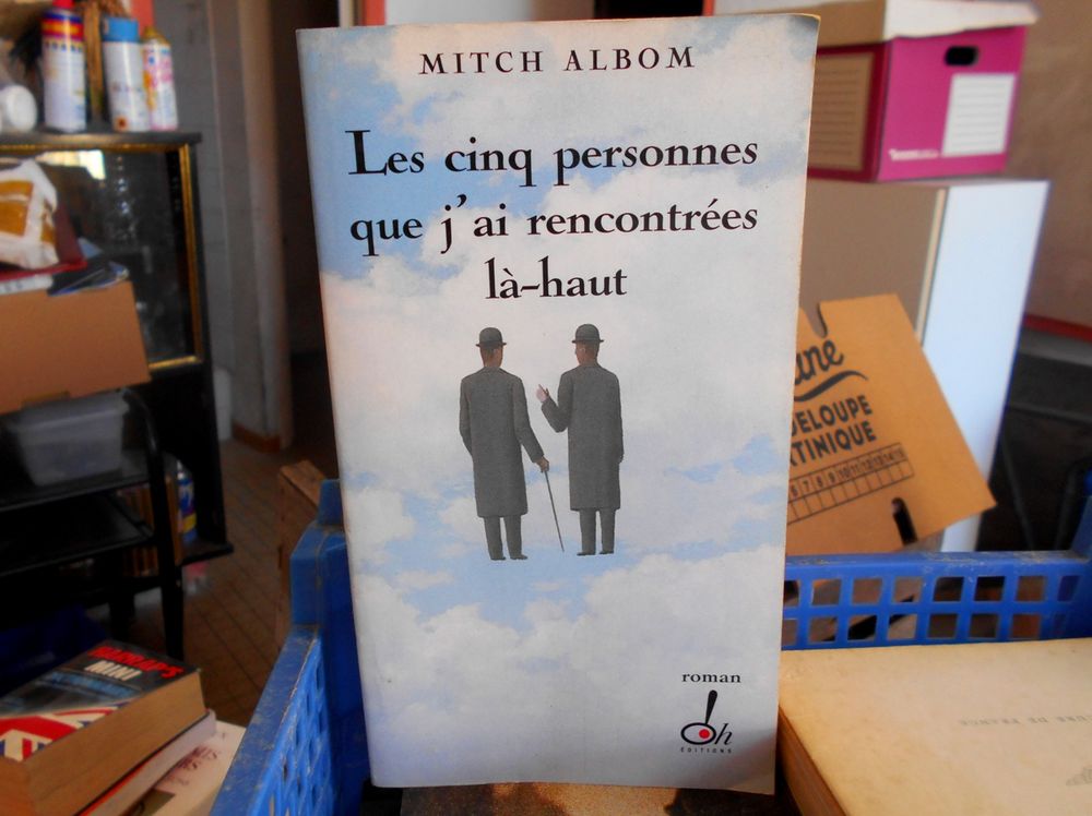 Les cinq personnes que j'ai rencontr&eacute;es l&agrave;-haut (roman) Livres et BD