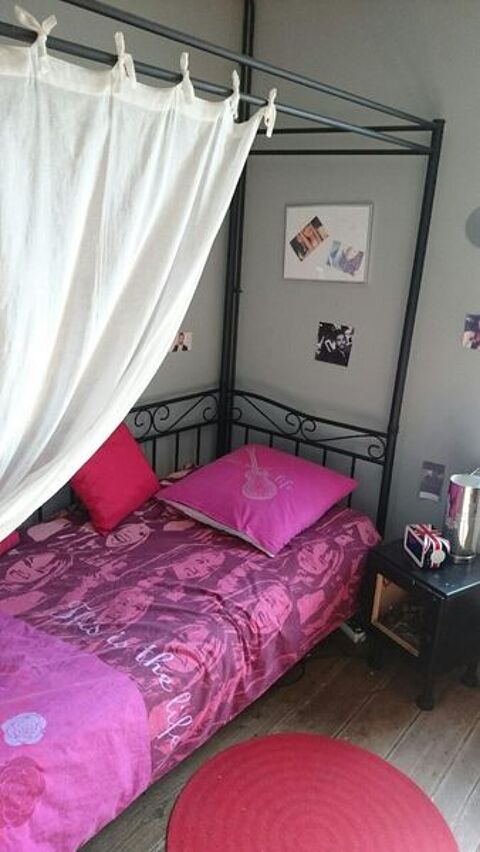 lit baldaquin noir 1 personne 110 Auby (59)