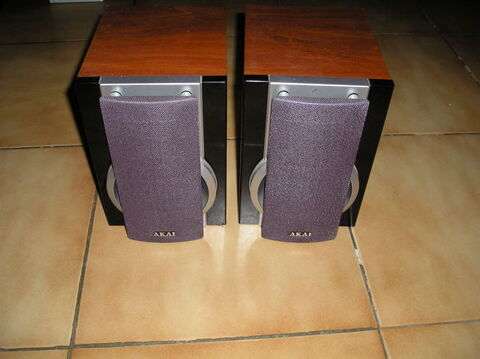 Enceintes AKAI 30 watts
30 Septmes-les-Vallons (13)