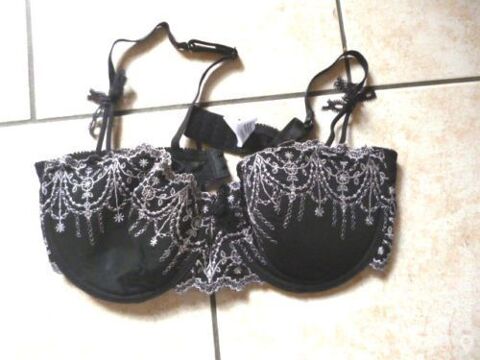 Soutien-Gorge Noir avec broderie Taille 95 D 12 Argenton-sur-Creuse (36)