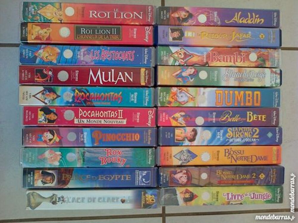 Lot de 20 cassettes vid&eacute;o de dessins anim&eacute;s DVD et blu-ray
