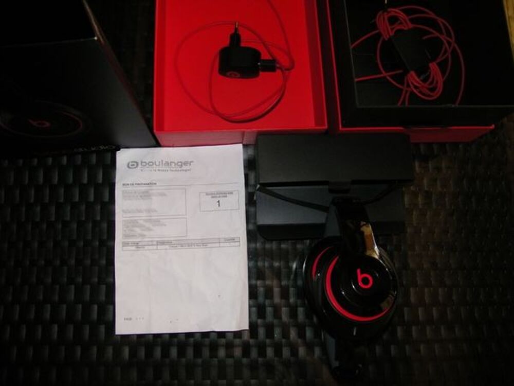 Casque Beats New Studio noir rouge Tr&egrave;s bon &eacute;tat Audio et hifi