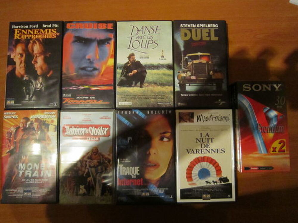 LOT DE 8 FILMS CASSETTES VHS VIDEOS (Originaux) DVD et blu-ray