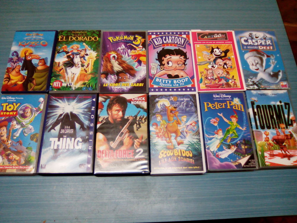 lot d'une cinquantaine de cassettes vhs Photos/Video/TV