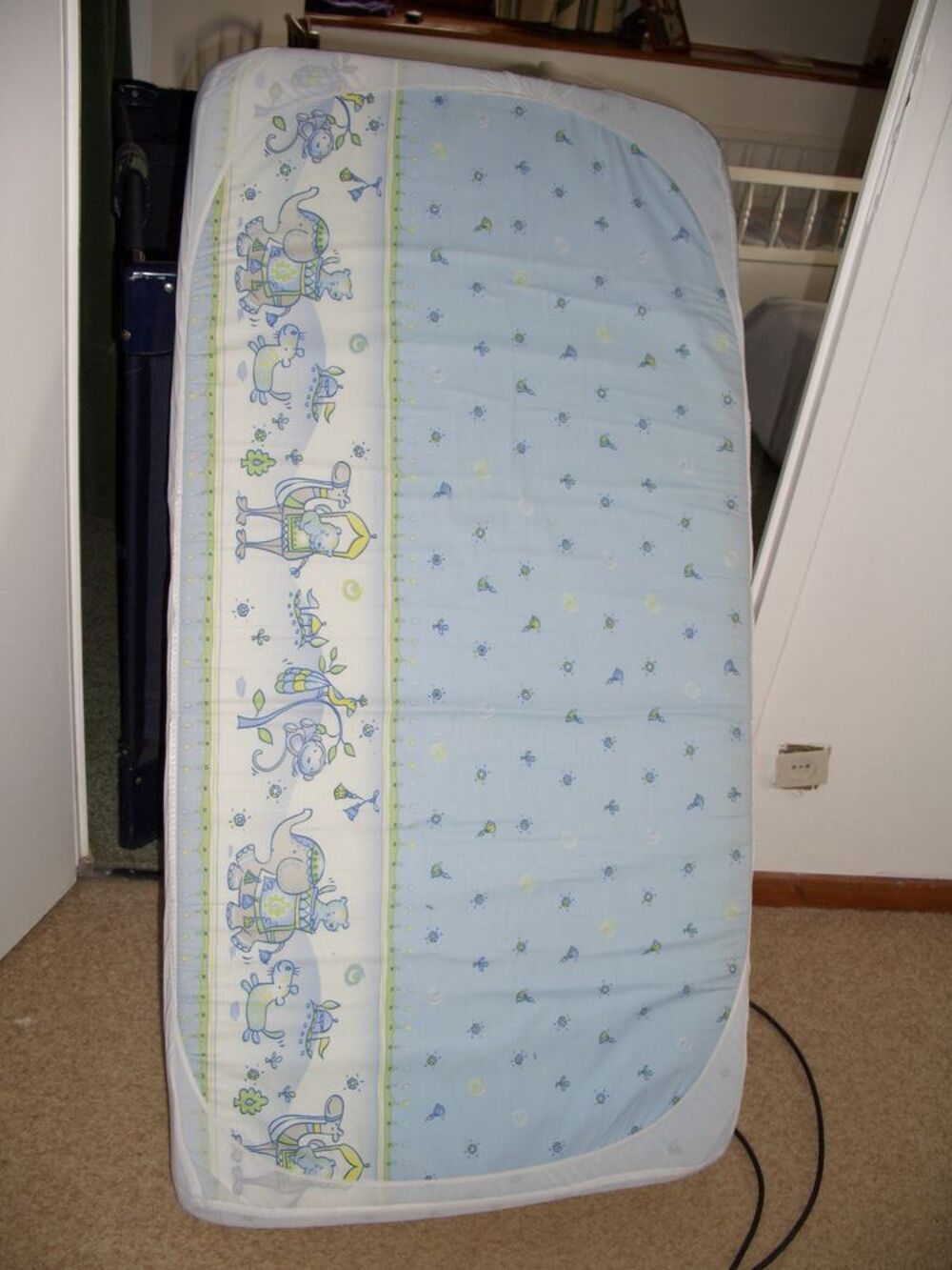 Lit b&eacute;b&eacute; parapluie Puériculture
