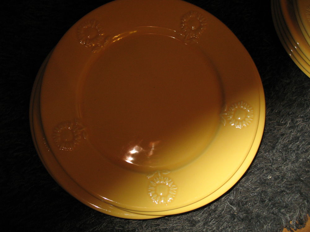 lot de 10 assiettes rondes jaunes &agrave; dessin Cuisine