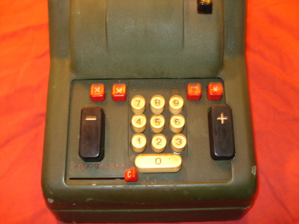 Ancienne machine &agrave; calculer - Ann&eacute;e 60 Décoration