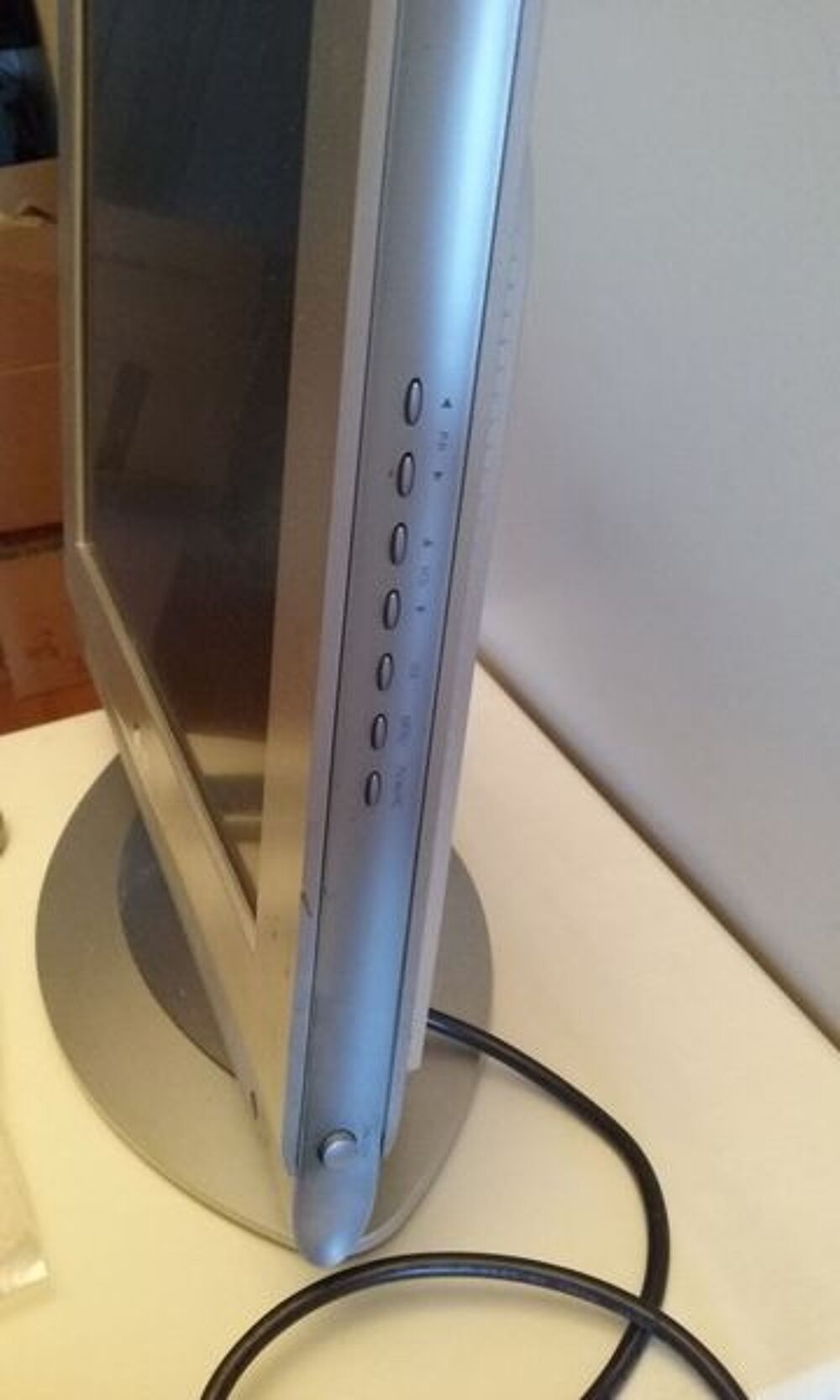 URGENT : T&eacute;l&eacute;viseur LG RZ 15-LA-32 Photos/Video/TV