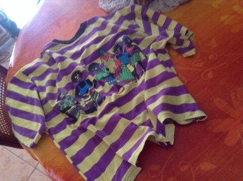 Beau Tee shirt actuel  tr�s peu port� 10 Six-Fours-les-Plages (83)