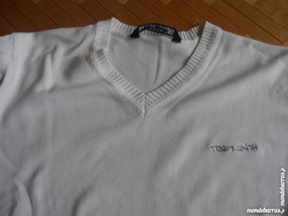 Pull Teddy Smith blanc Vêtements