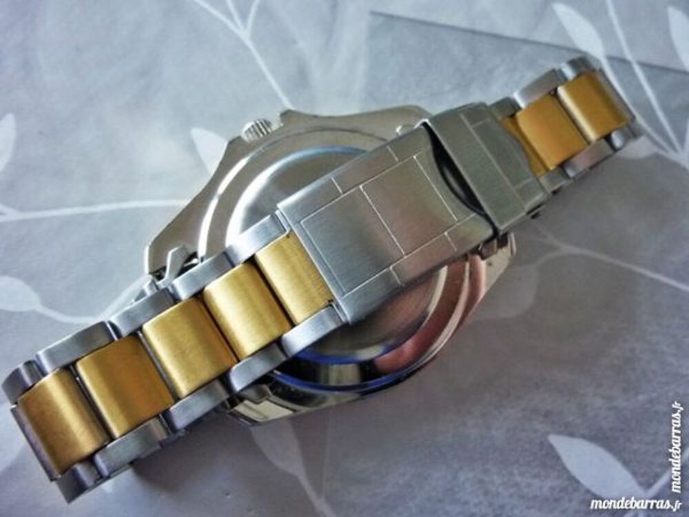 Luc Desroches scuba look montre analogique LUD0010 Bijoux et montres