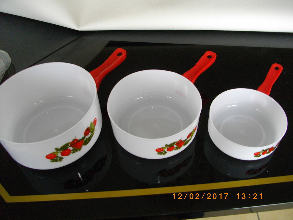 PLATS OU CASSEROLES POUR MICRO ONDES Electroménager