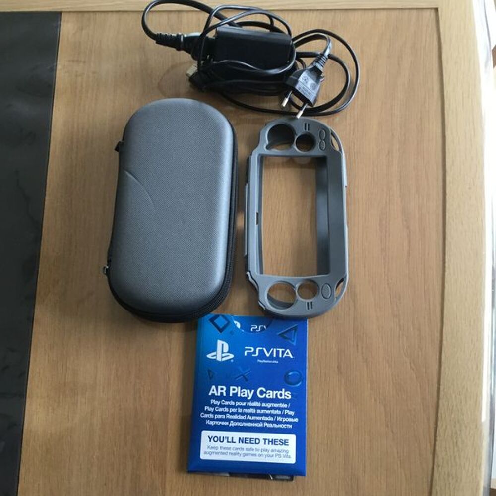 PS VITA Consoles et jeux vidéos