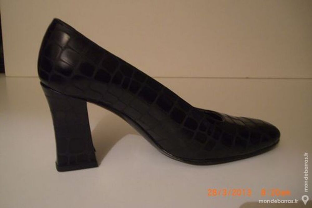 Chaussures en cuir noir SEDUCTA (neuves) T36 Chaussures