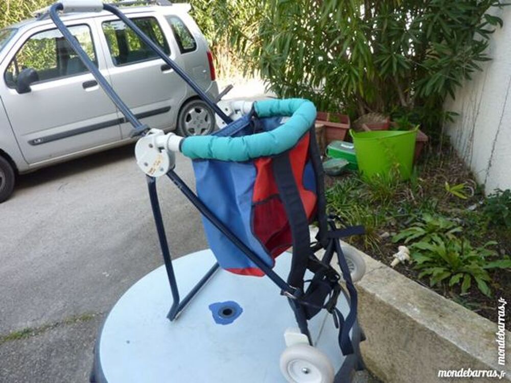 PORTE BEBE EN SAC A DOS OU A ROULETTES Puériculture