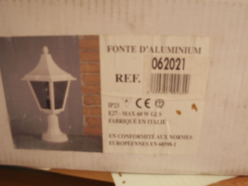 lampe d ext&eacute;rieur neuve Bricolage