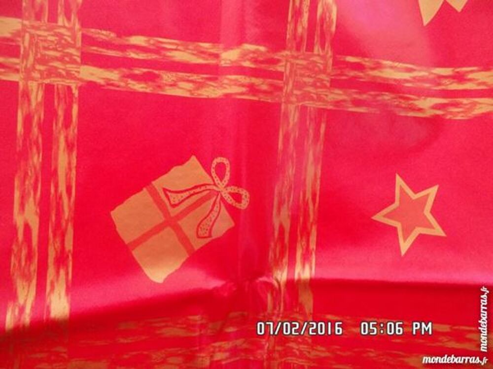 NAPPE ROUGE ETOILES Cuisine
