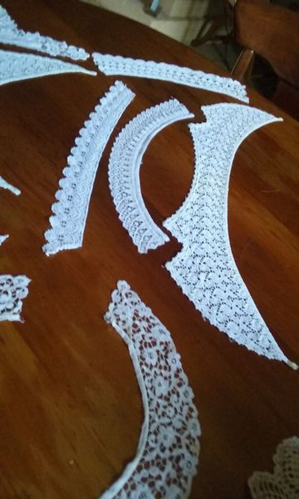 Lot de vieilles dentelles pour couturi&egrave;re Vêtements