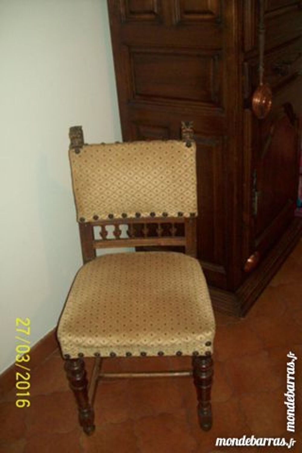 Chaises capitonn&eacute;es Meubles