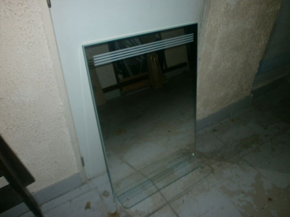 Vasques ovales pour salle de bain +miroir &eacute;clairant Meubles