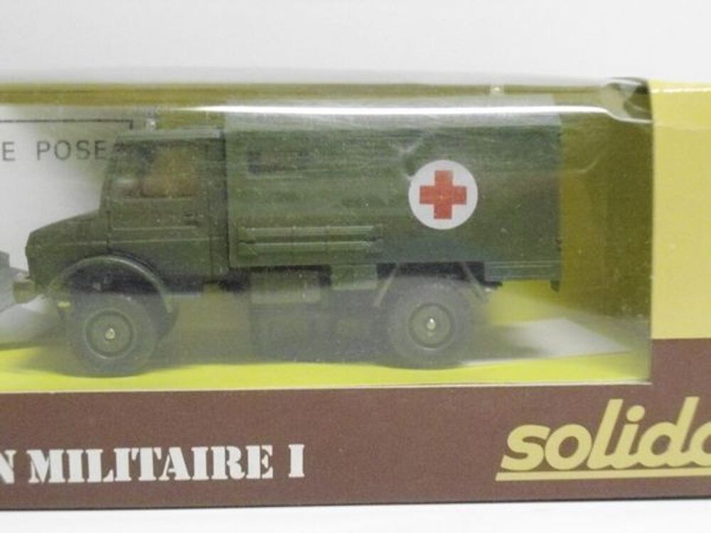 Militaire Mercedes Unimog ambulance 
