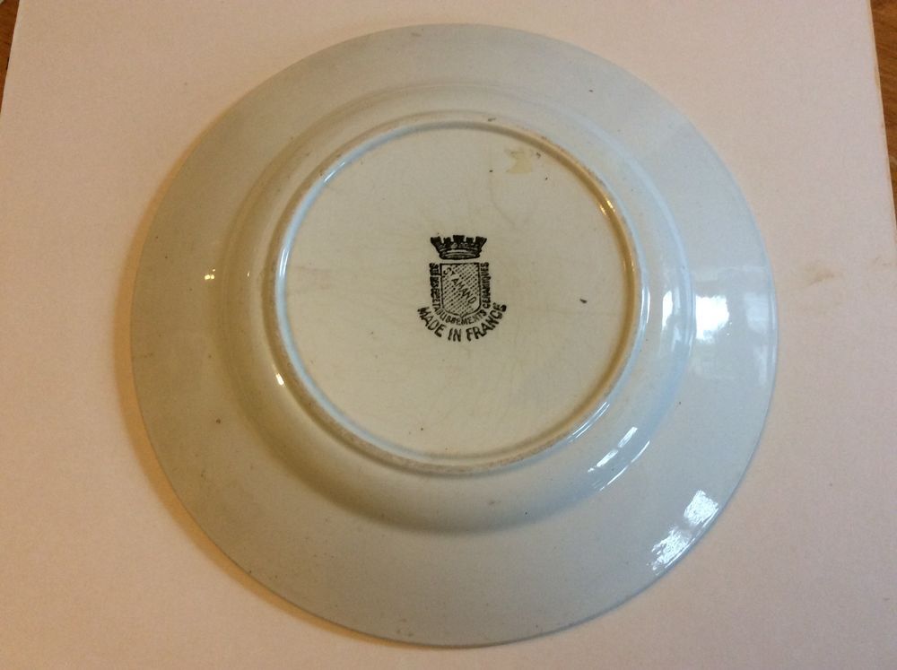 Assiette ancienne St Amand enfants militaires 1932 