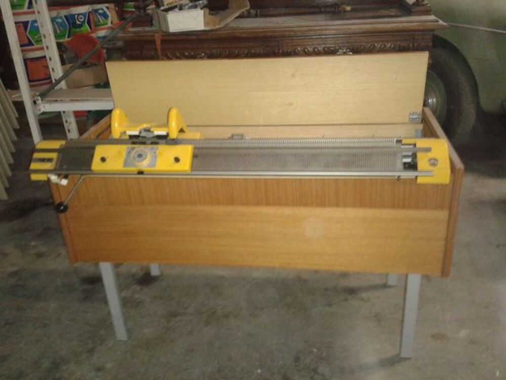 MACHINE A TRICOTER Meubles