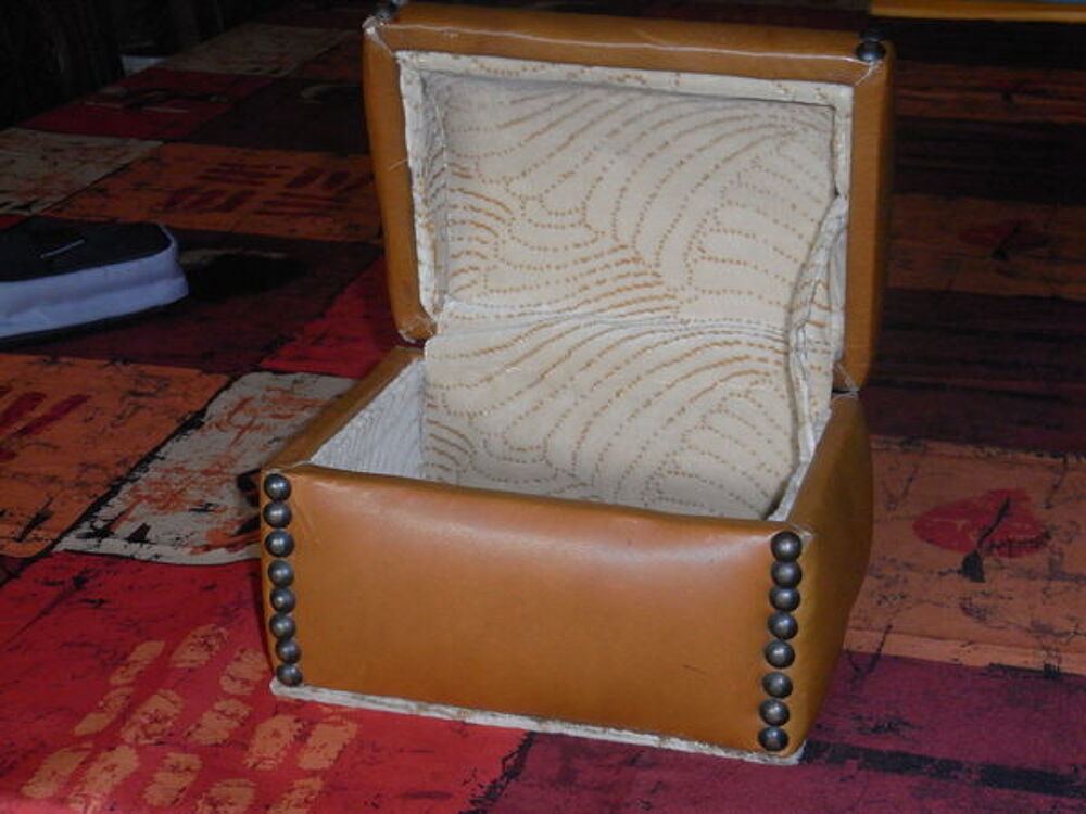 petit coffre d&eacute;coratif en cuir marron Décoration
