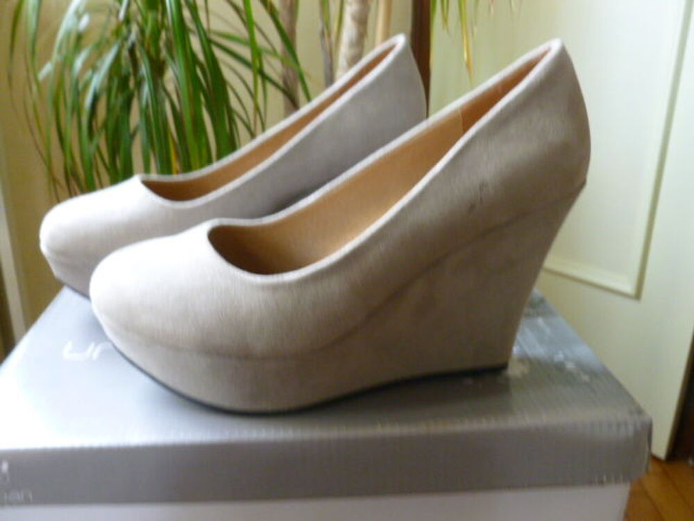  Chaussures semelles compens&eacute;es Vêtements