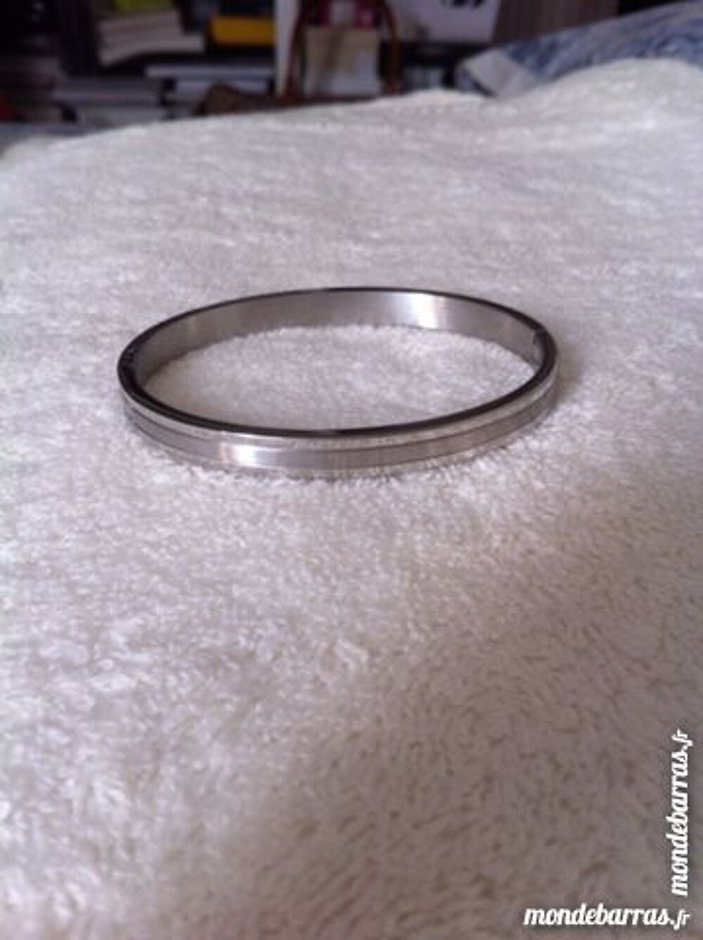 Beau bracelet en acier Bijoux et montres