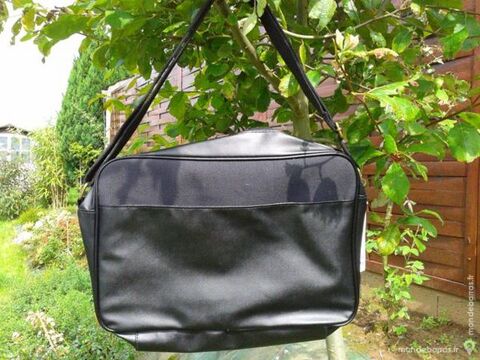 Besace Avec Bandoulire  City Sac  / [ Kiabi ] 12 Arques (62)