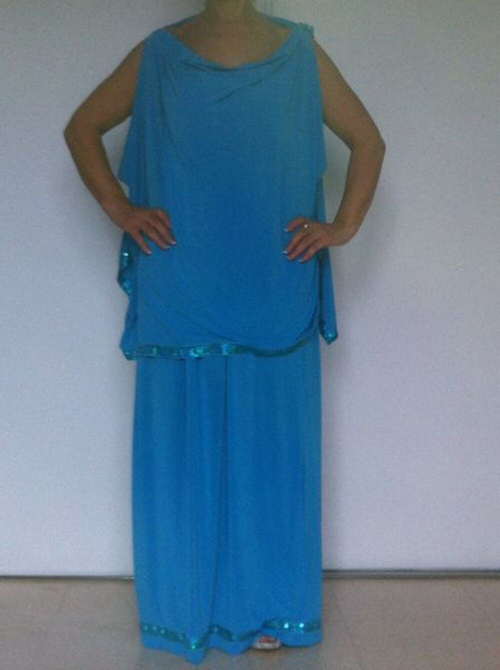 ROBES TRADITIONNELLES ORIENTALES Vêtements