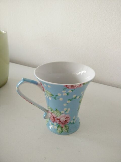 mug  fleur 5 Noisy-le-Grand (93)