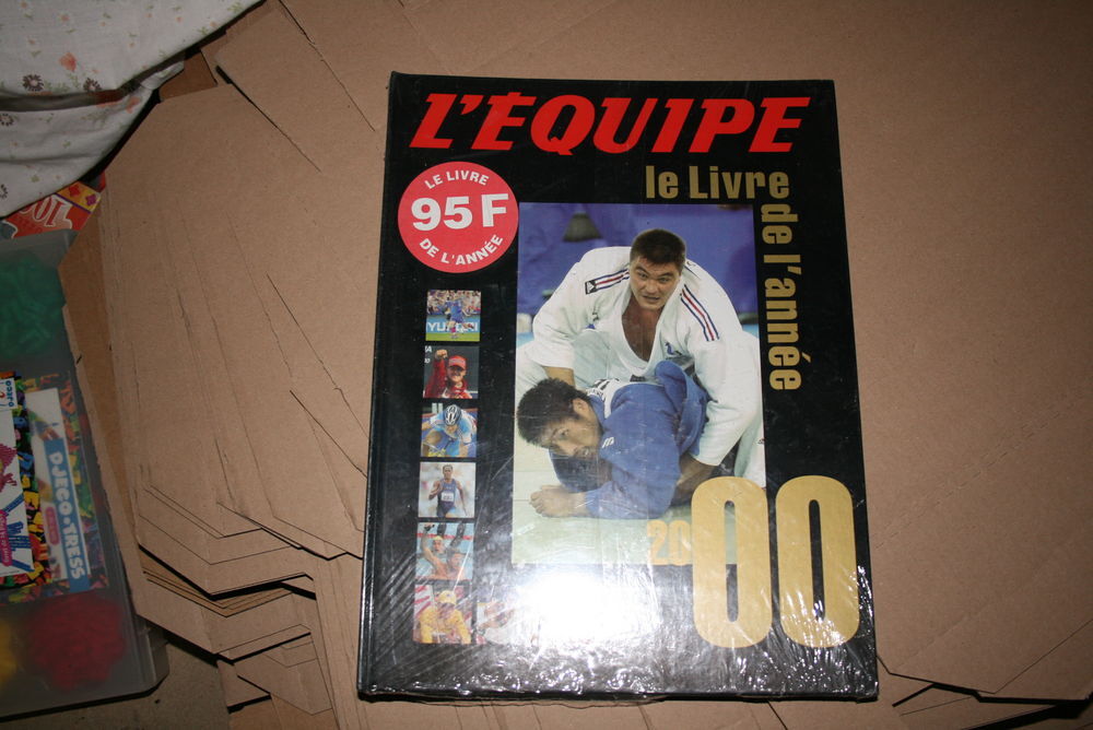 Livre des sports dans son emballage Livres et BD