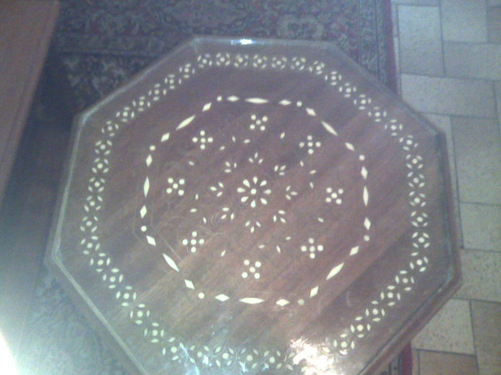 TABLE A THE MAROCAINE Meubles