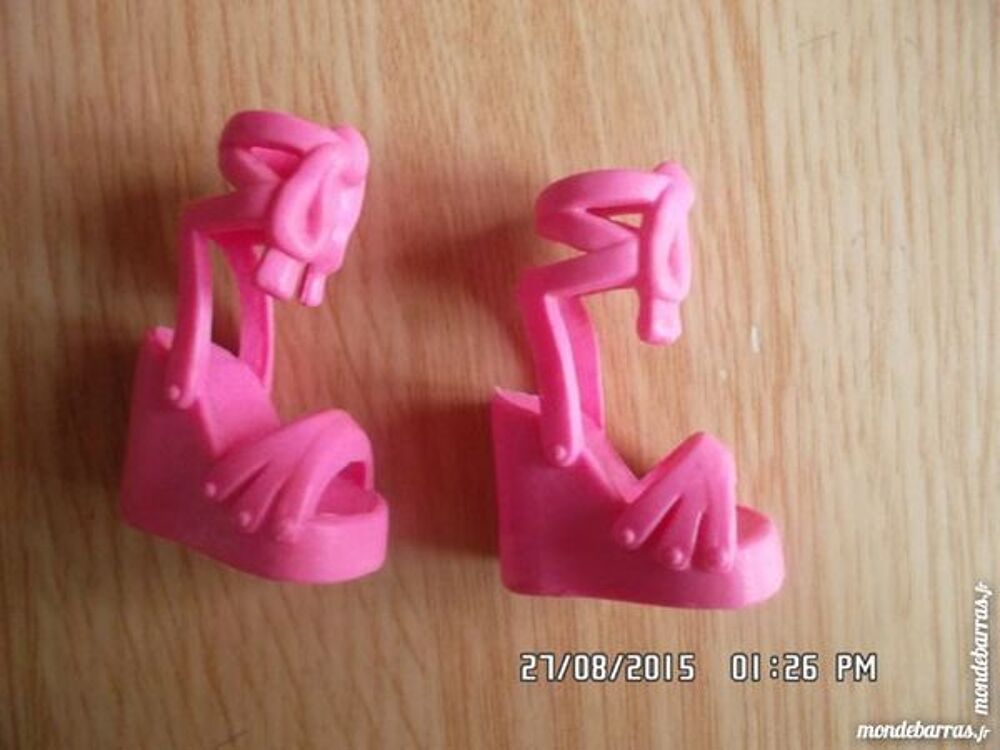 CHAUSSURES ROSES Jeux / jouets