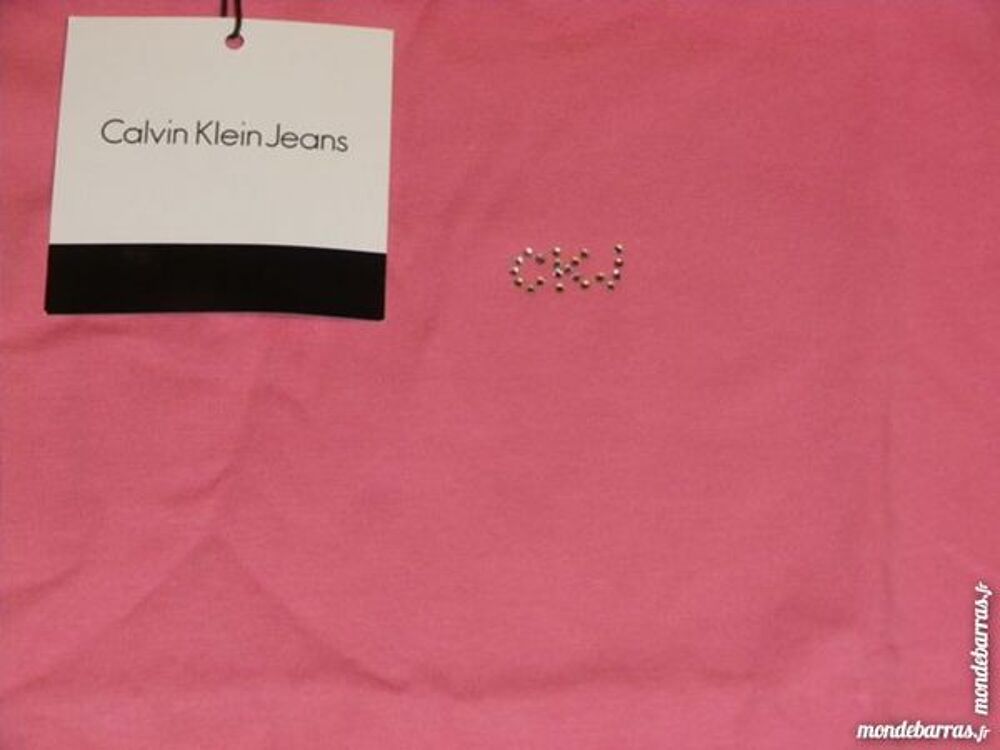 T-SHIRT ROSE CALVIN KLEIN NEUF AVEC ETIQUETTE Vêtements