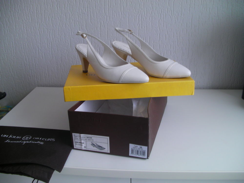 ESCARPINS BLANCS UJA Chaussures