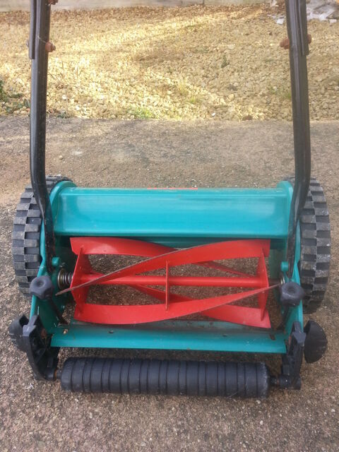 Tondeuse manuelle
25 Sainte-Marie-aux-Chnes (57)