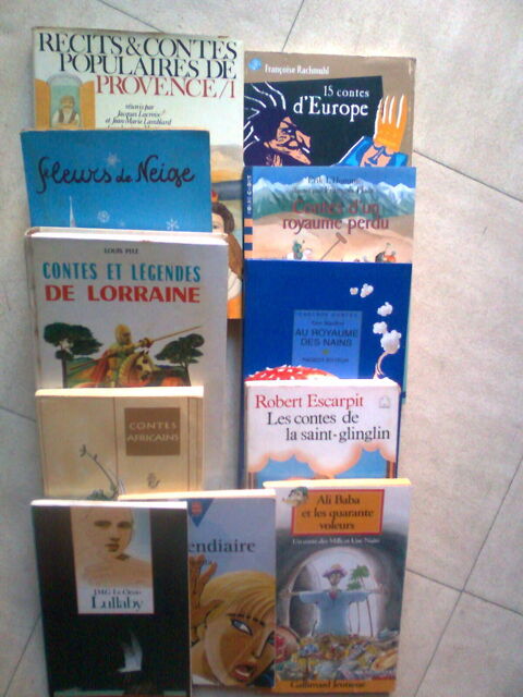 11 livres de CONTES divers - zoe 2 Martigues (13)